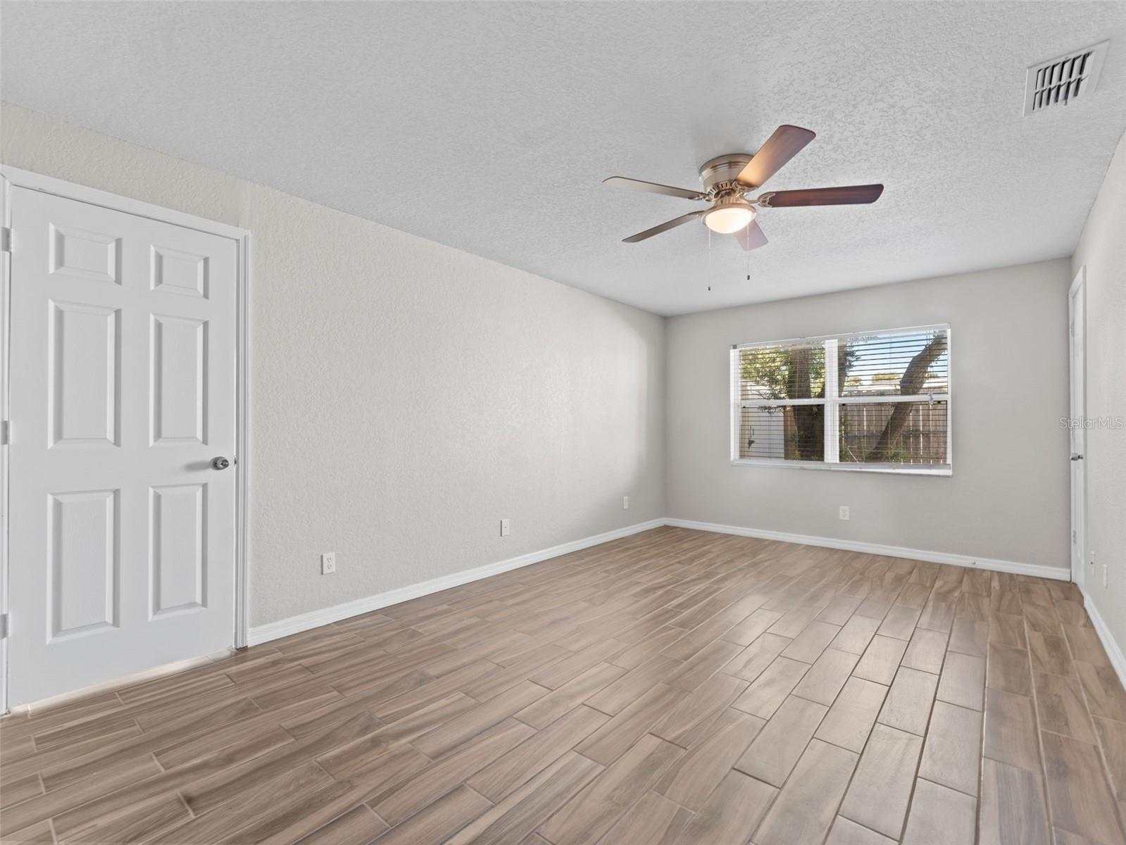 PARK LAKE ESTATES - Residential Lease