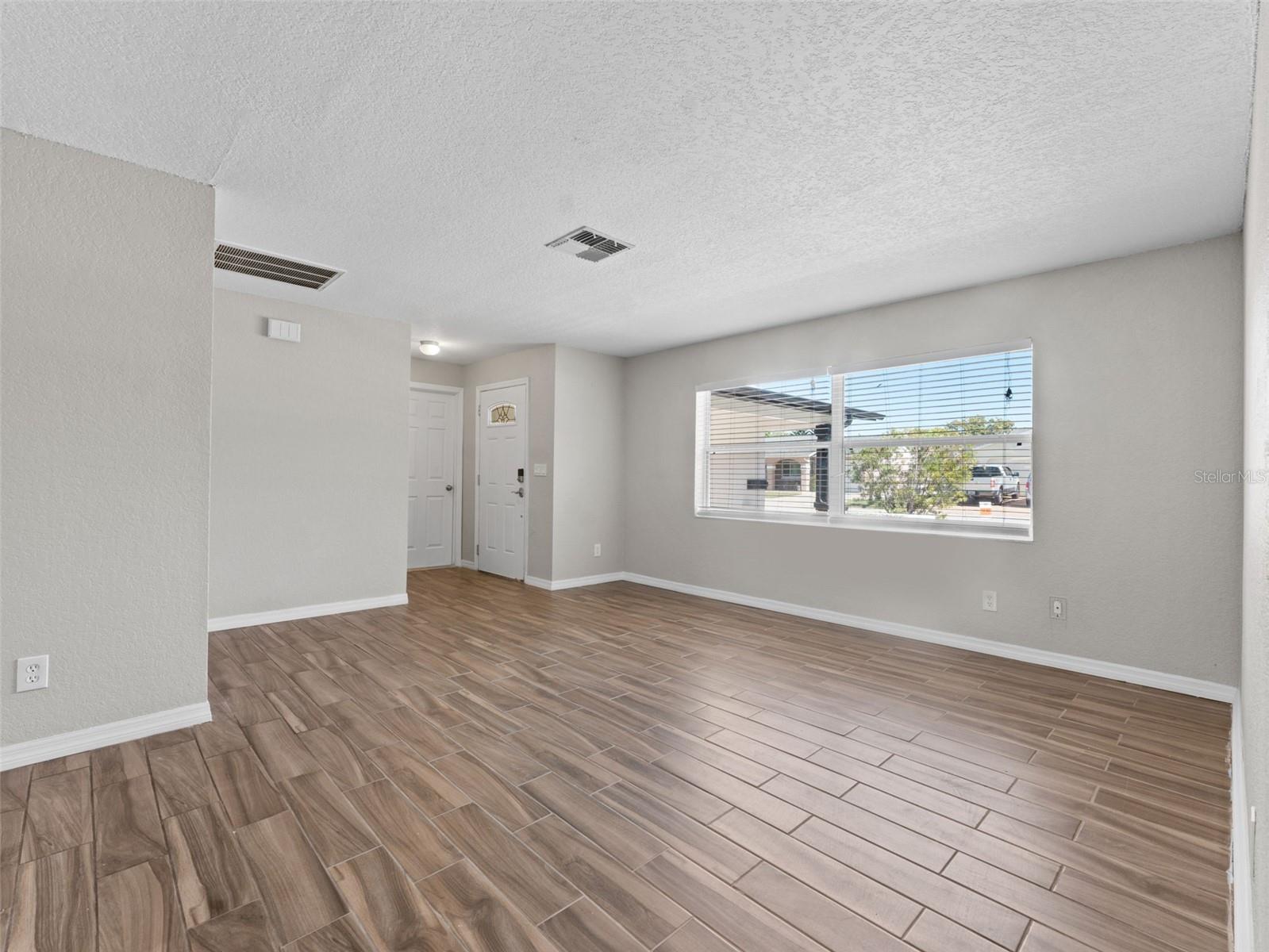 PARK LAKE ESTATES - Residential Lease