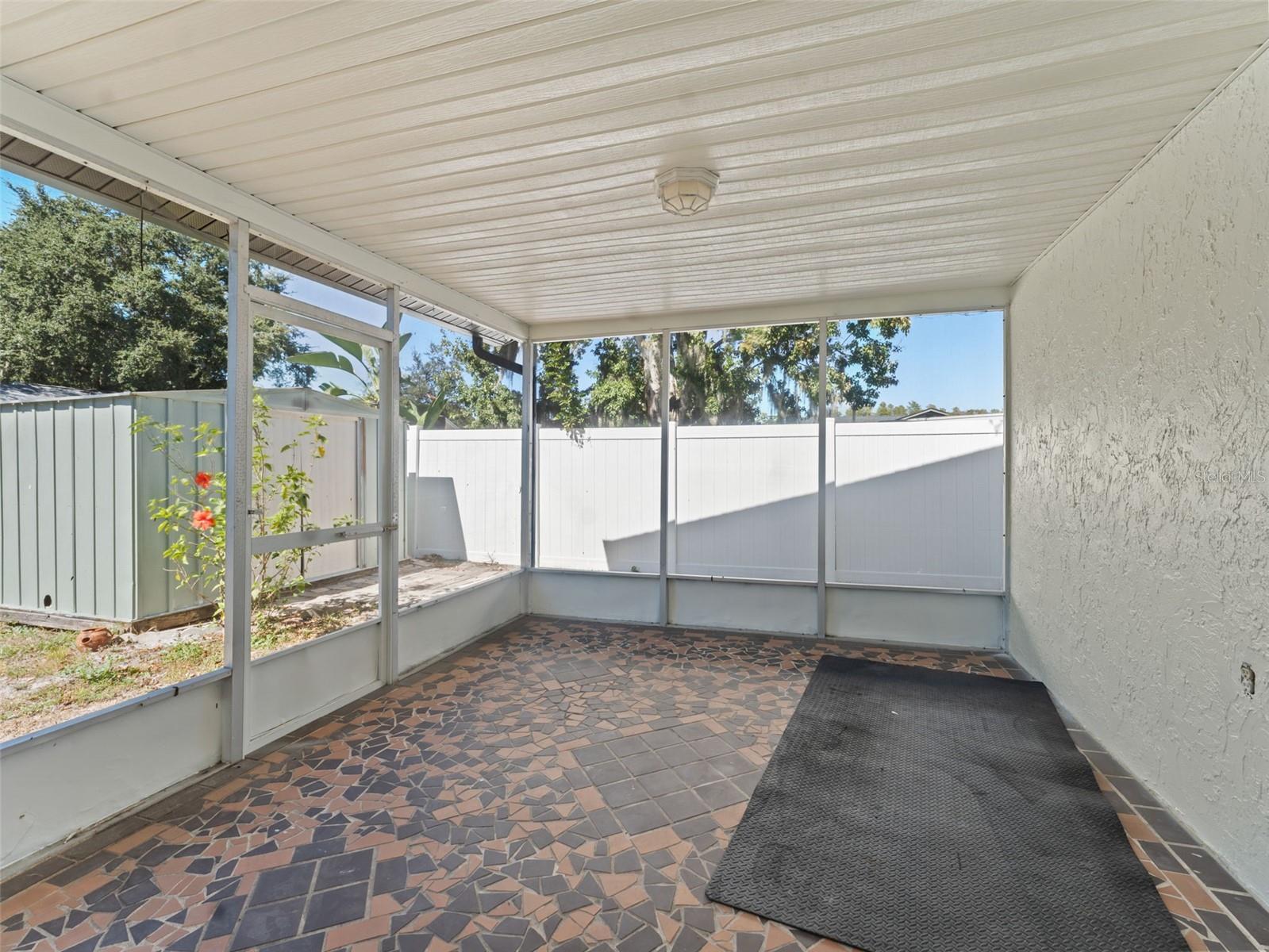 PARK LAKE ESTATES - Residential Lease