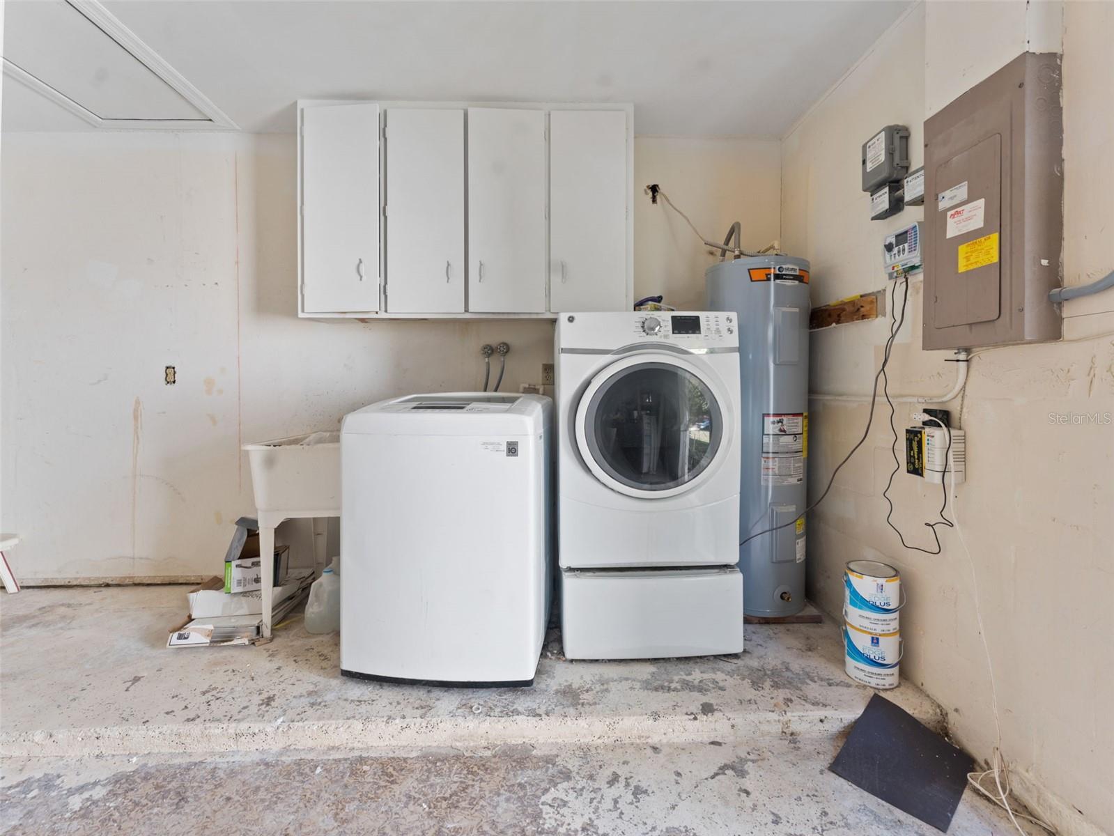 PARK LAKE ESTATES - Residential Lease