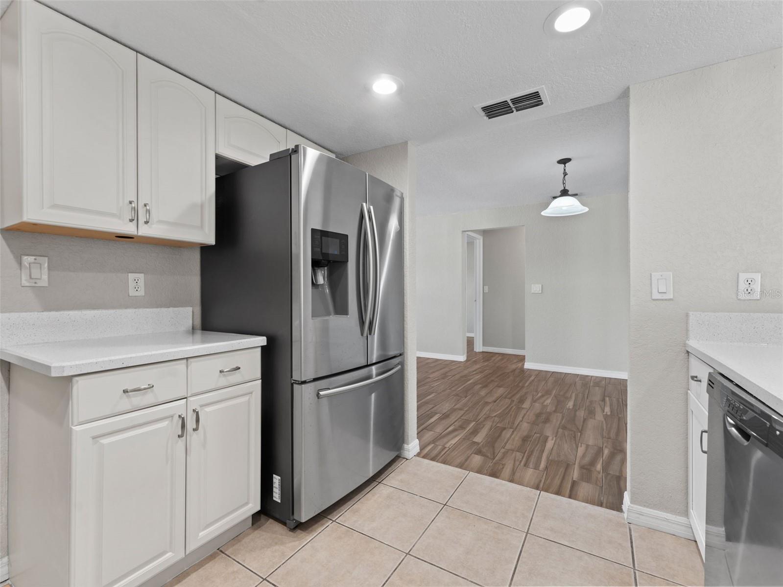 PARK LAKE ESTATES - Residential Lease