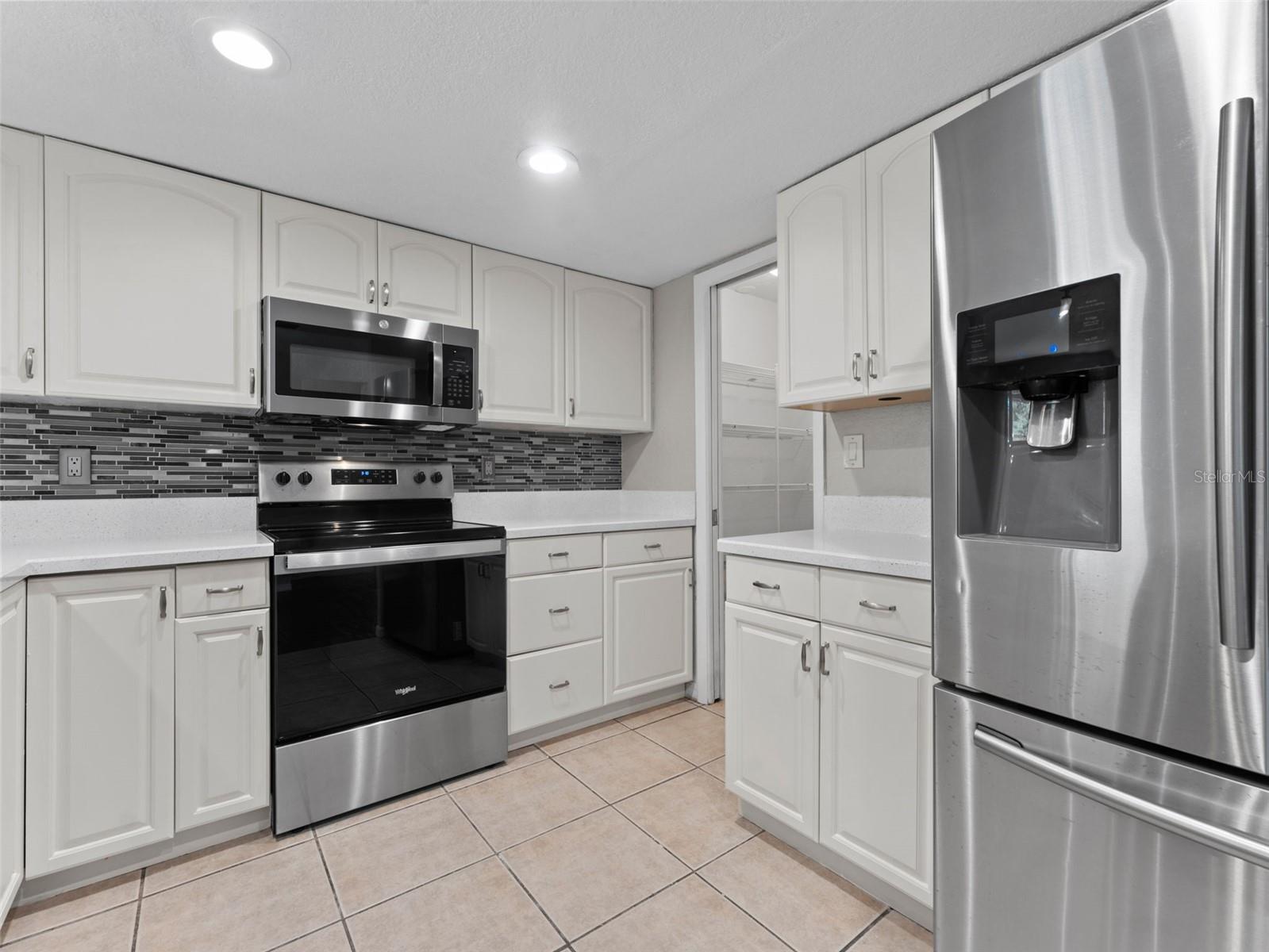 PARK LAKE ESTATES - Residential Lease