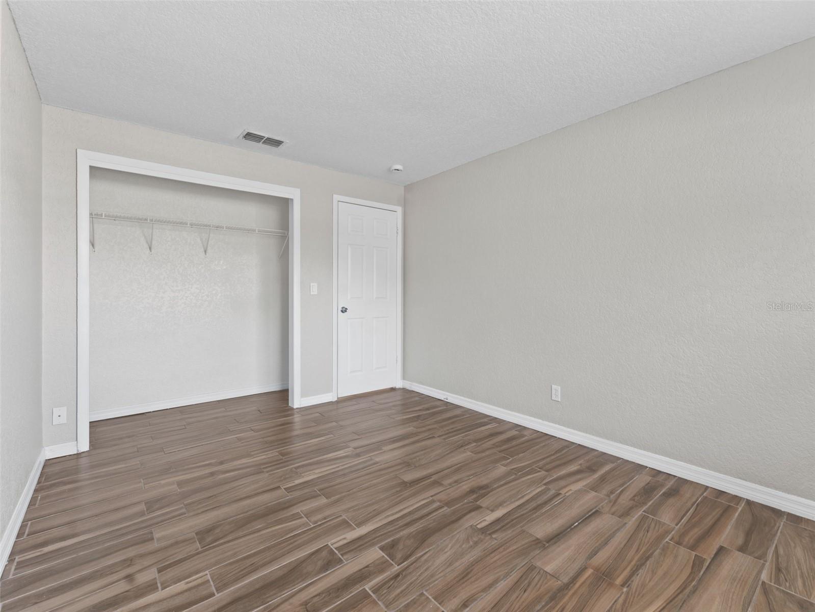 PARK LAKE ESTATES - Residential Lease