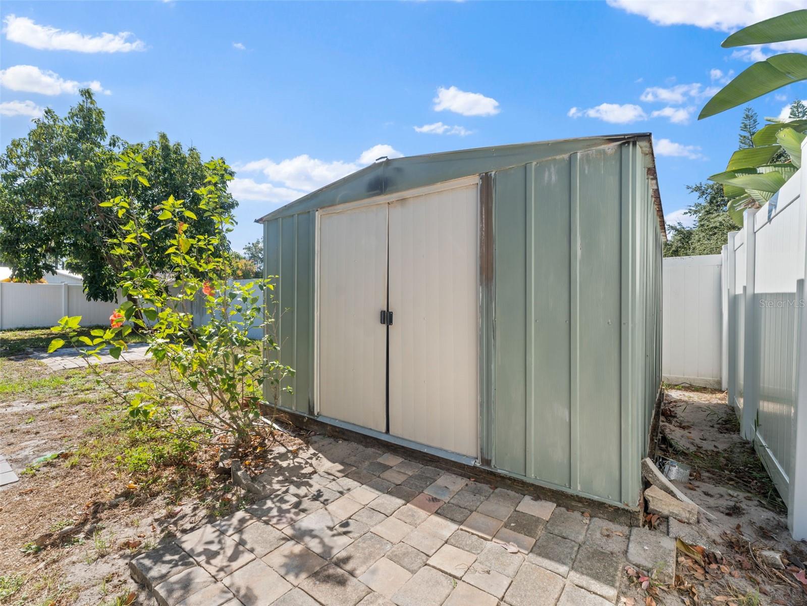 PARK LAKE ESTATES - Residential Lease