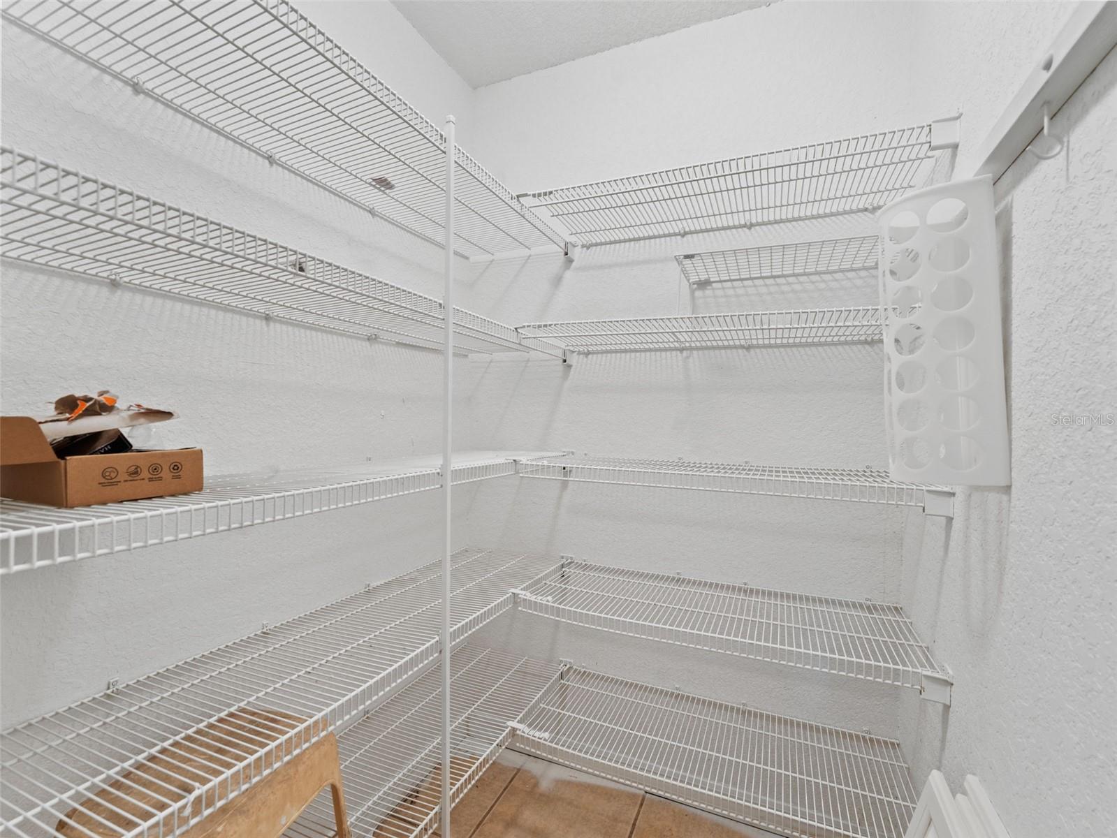 PARK LAKE ESTATES - Residential Lease