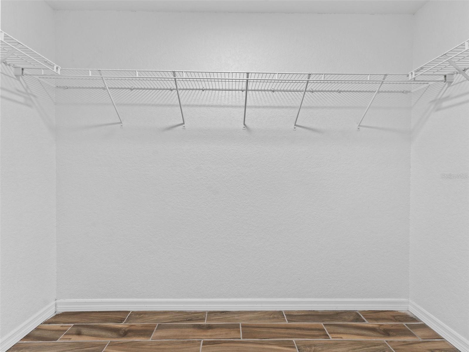 PARK LAKE ESTATES - Residential Lease