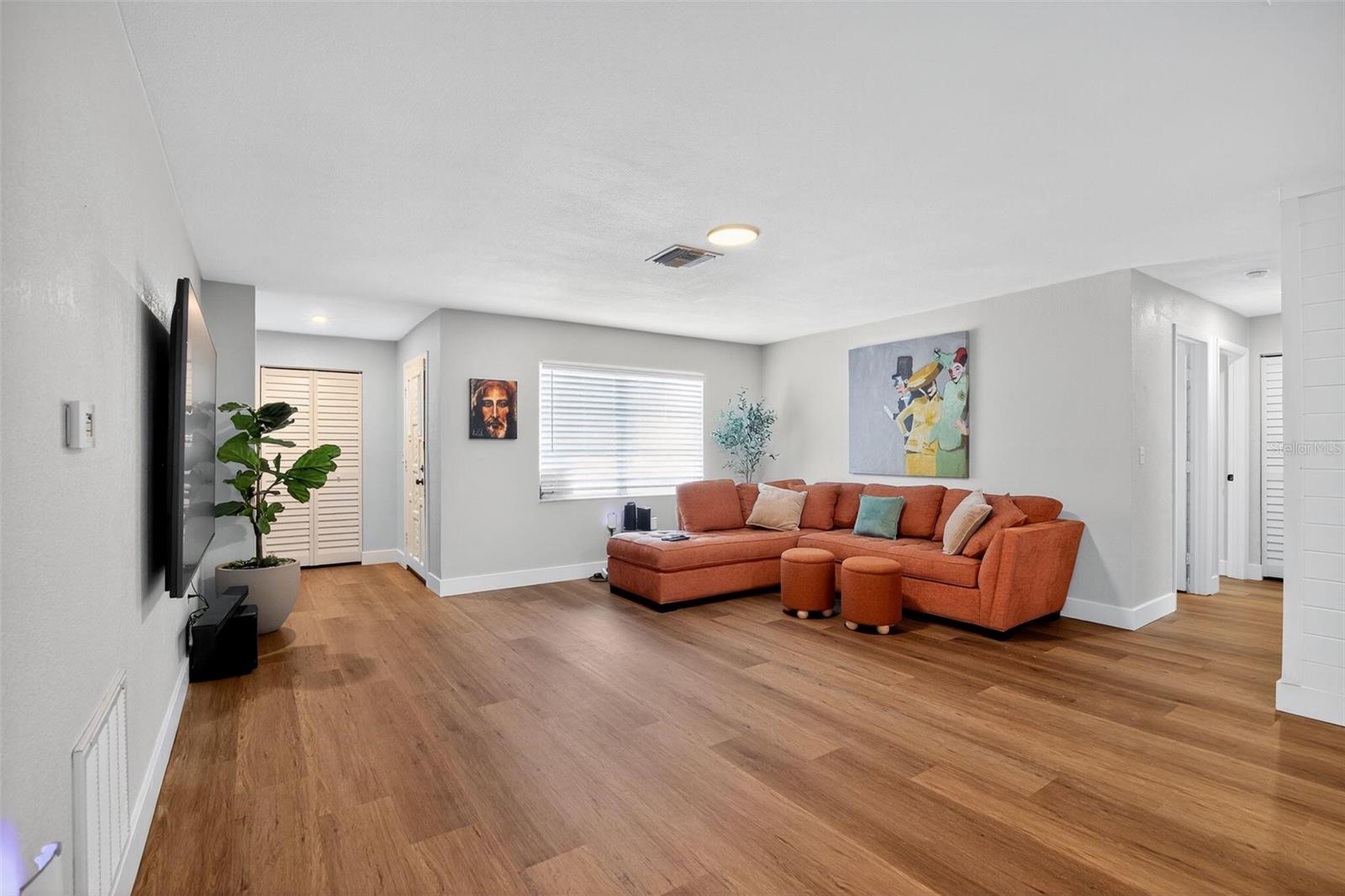 PARADISE COUNTRY CLUB - Residential