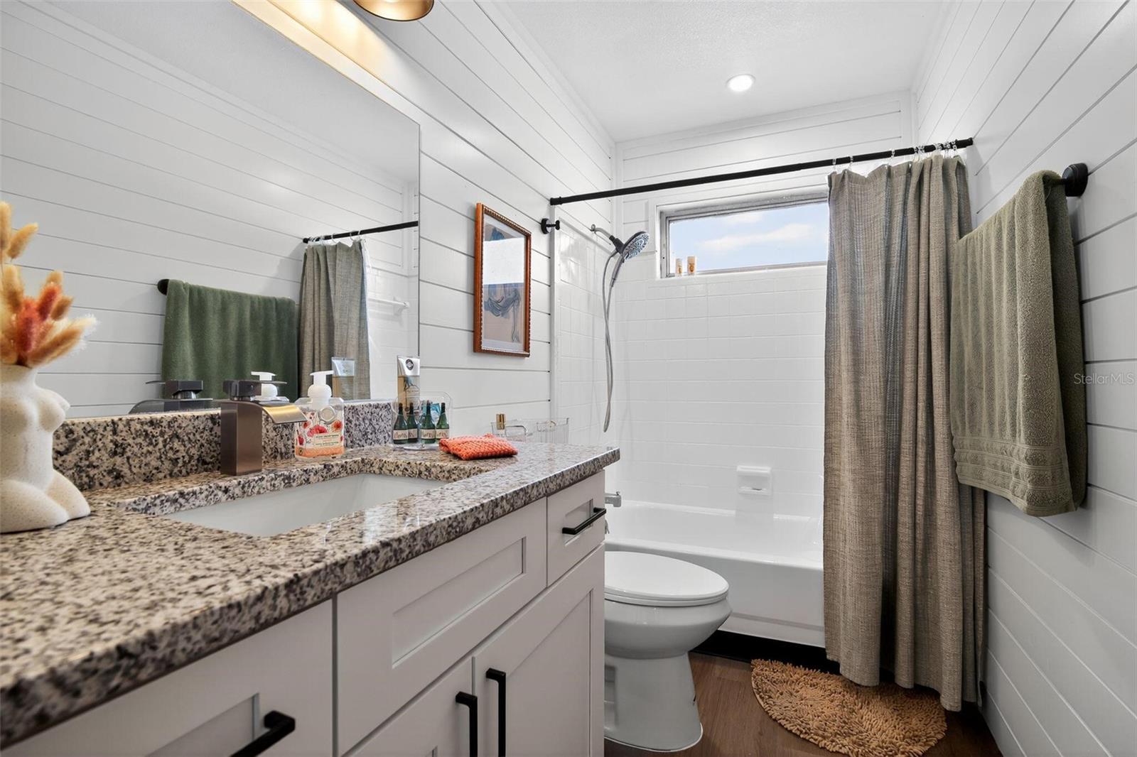 PARADISE COUNTRY CLUB - Residential