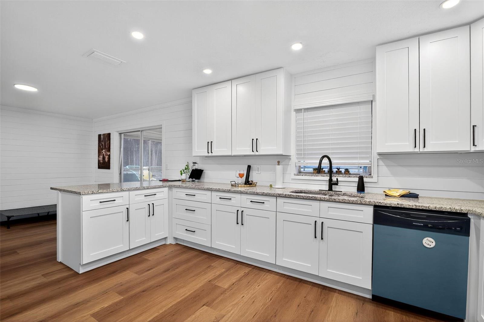 PARADISE COUNTRY CLUB - Residential