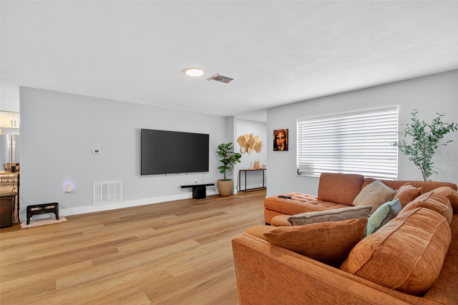 PARADISE COUNTRY CLUB - Residential