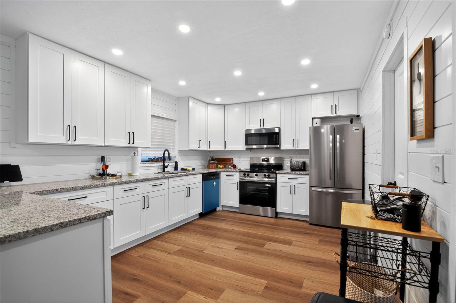 PARADISE COUNTRY CLUB - Residential