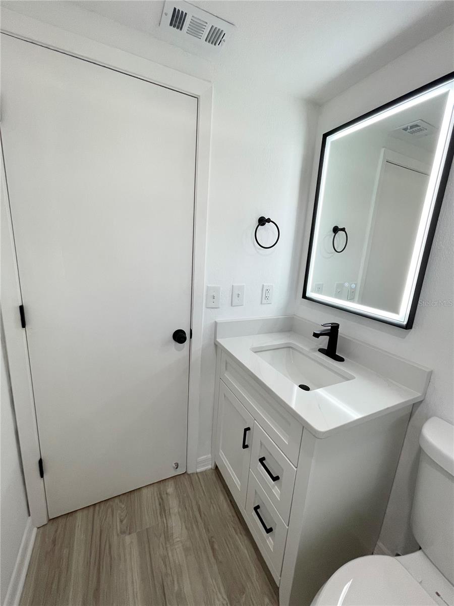 JASMINE LAKES - Residential Lease