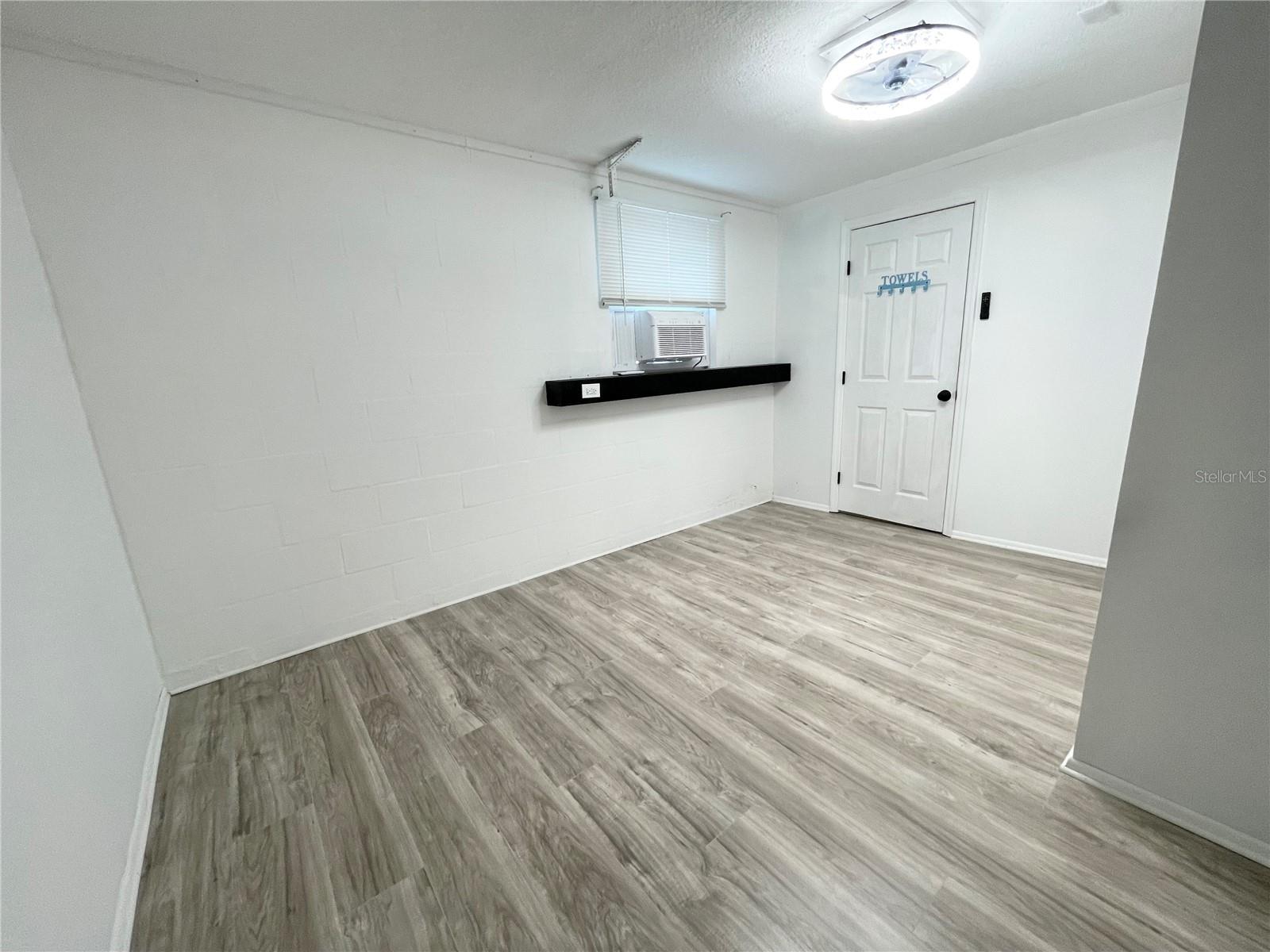 JASMINE LAKES - Residential Lease