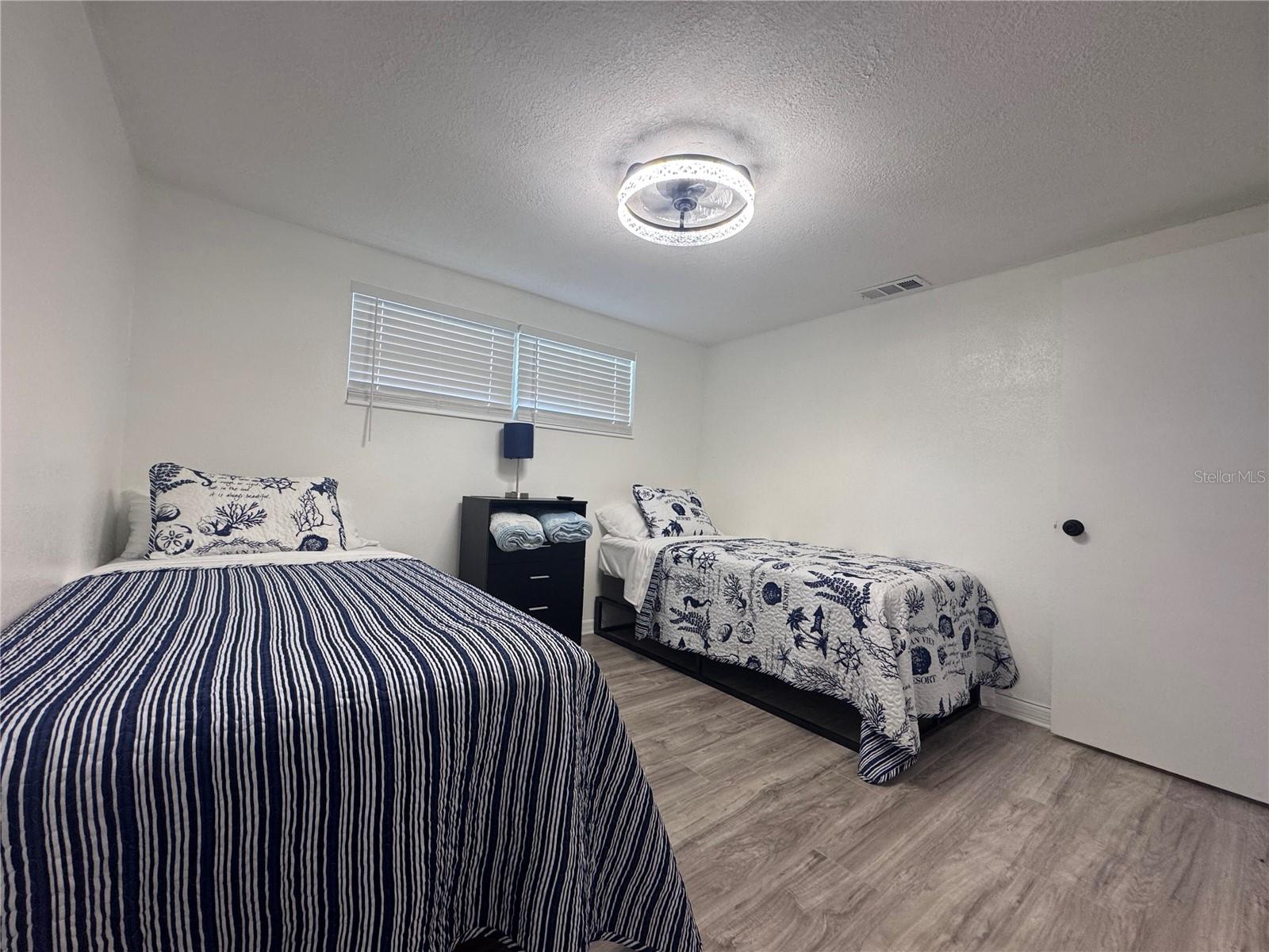 JASMINE LAKES - Residential Lease