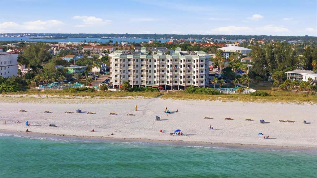 Photo of 12000 Gulf Boulevard #611S, Treasure Island, FL 33706 (MLS # TB8528534)