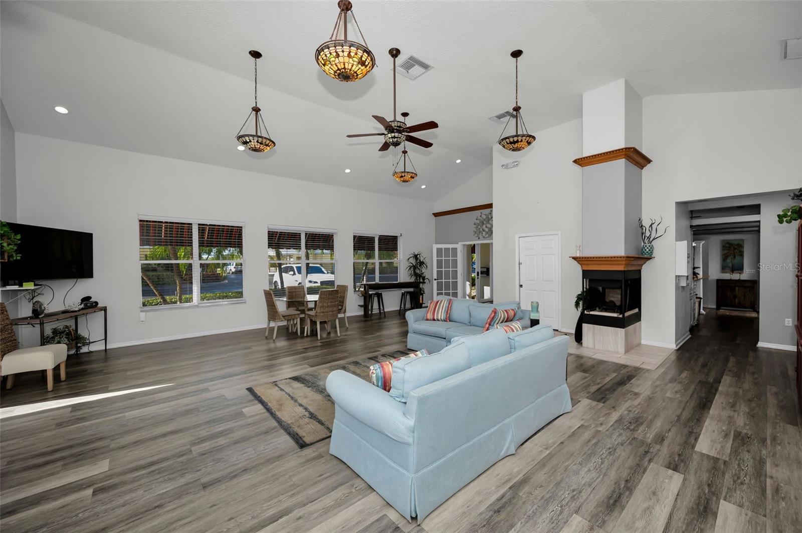 COUNTRY CLUB CONDO AT EAST BAY - Residential