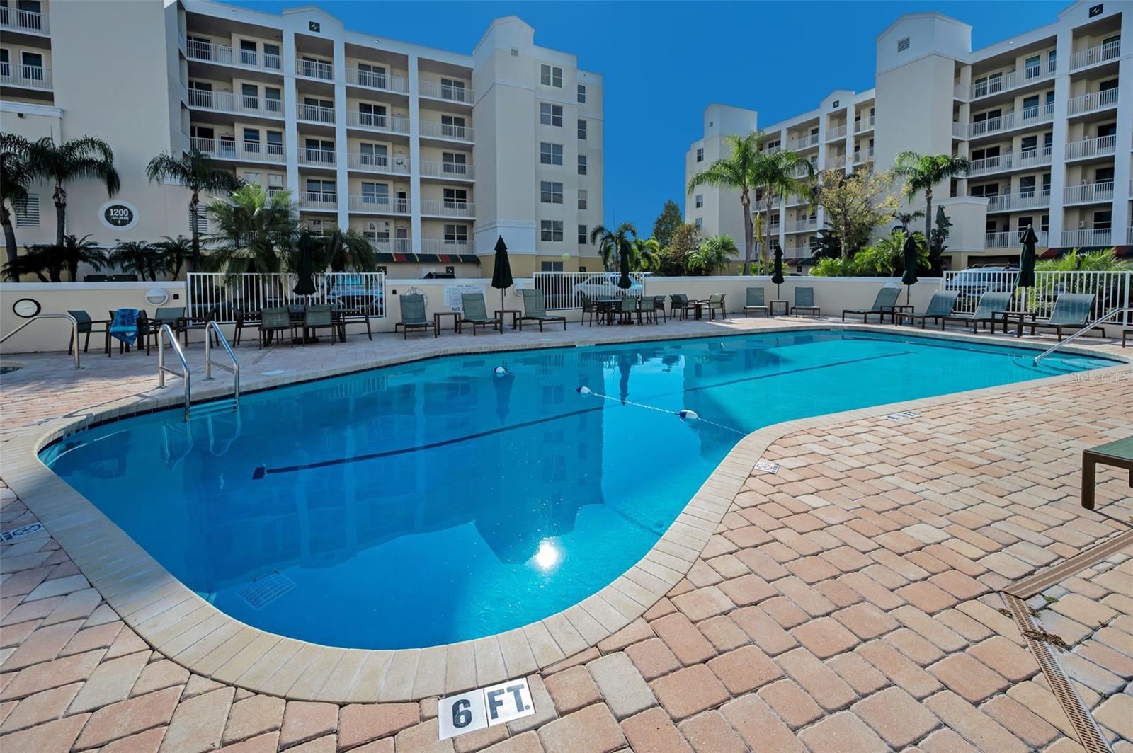 COUNTRY CLUB CONDO AT EAST BAY - Residential