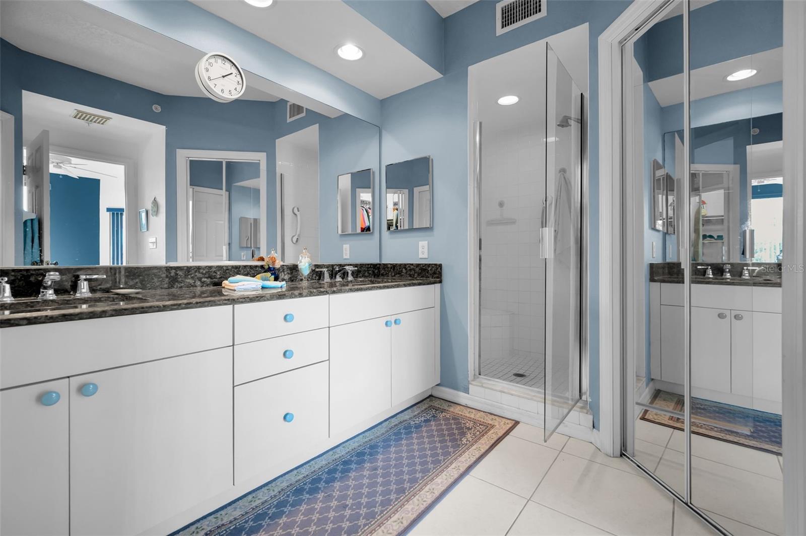 COUNTRY CLUB CONDO AT EAST BAY - Residential