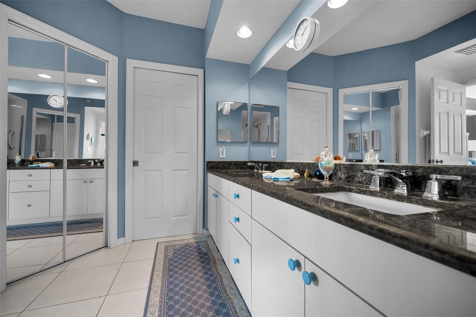 COUNTRY CLUB CONDO AT EAST BAY - Residential