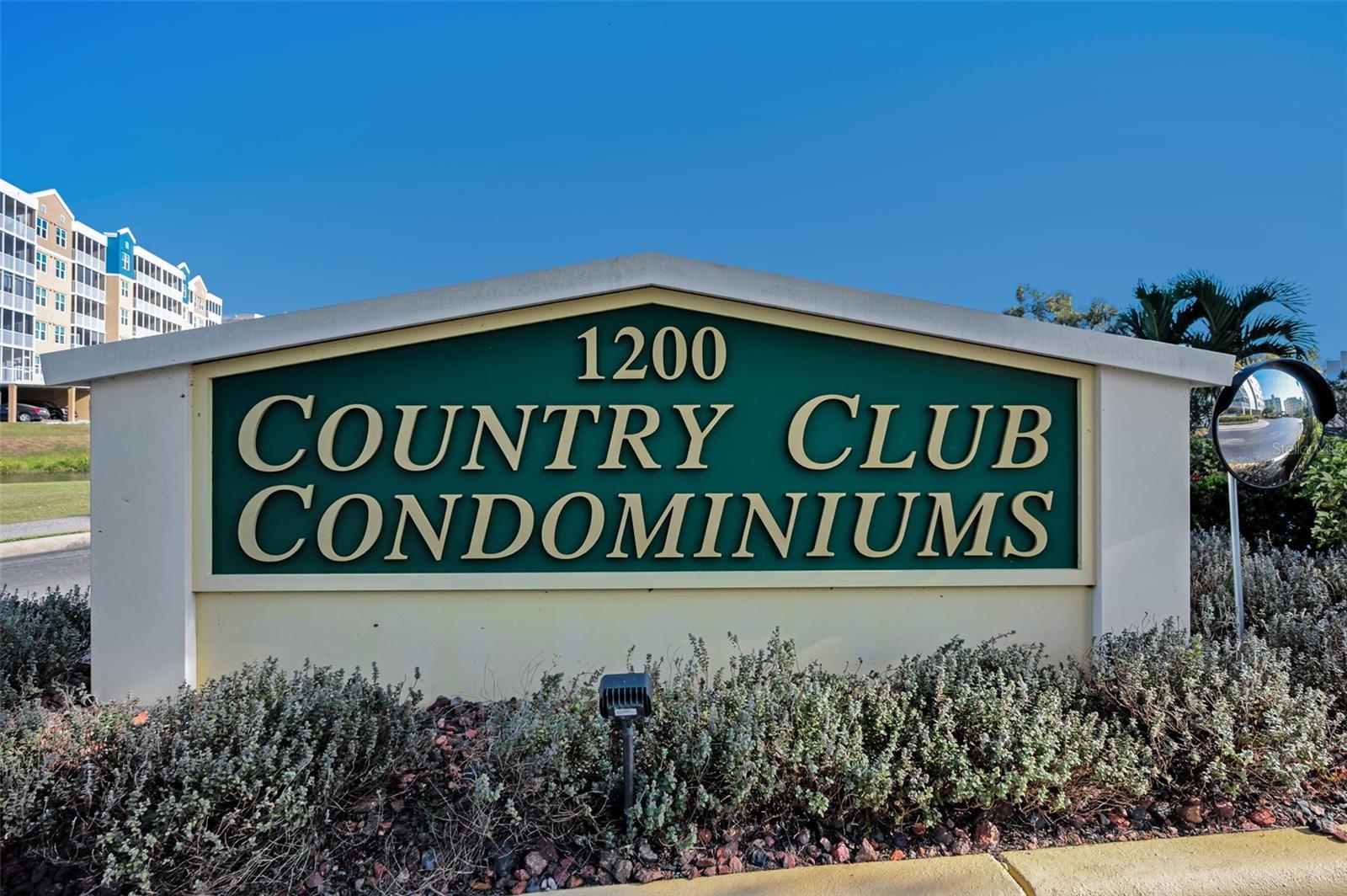 COUNTRY CLUB CONDO AT EAST BAY - Residential