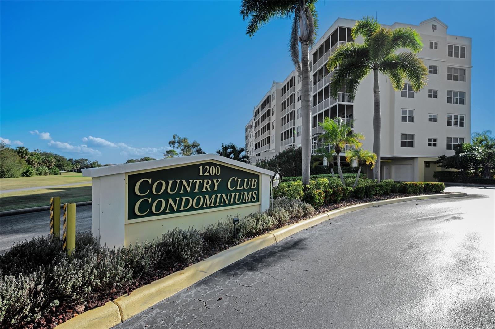 COUNTRY CLUB CONDO AT EAST BAY - Residential