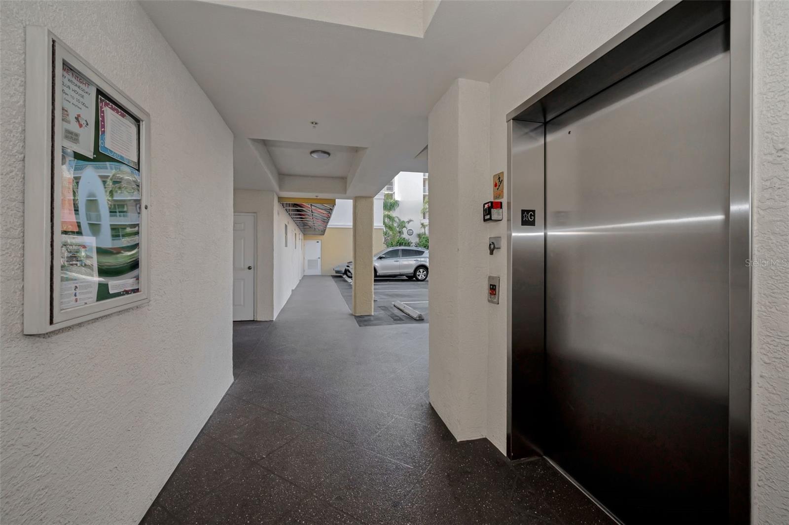 COUNTRY CLUB CONDO AT EAST BAY - Residential