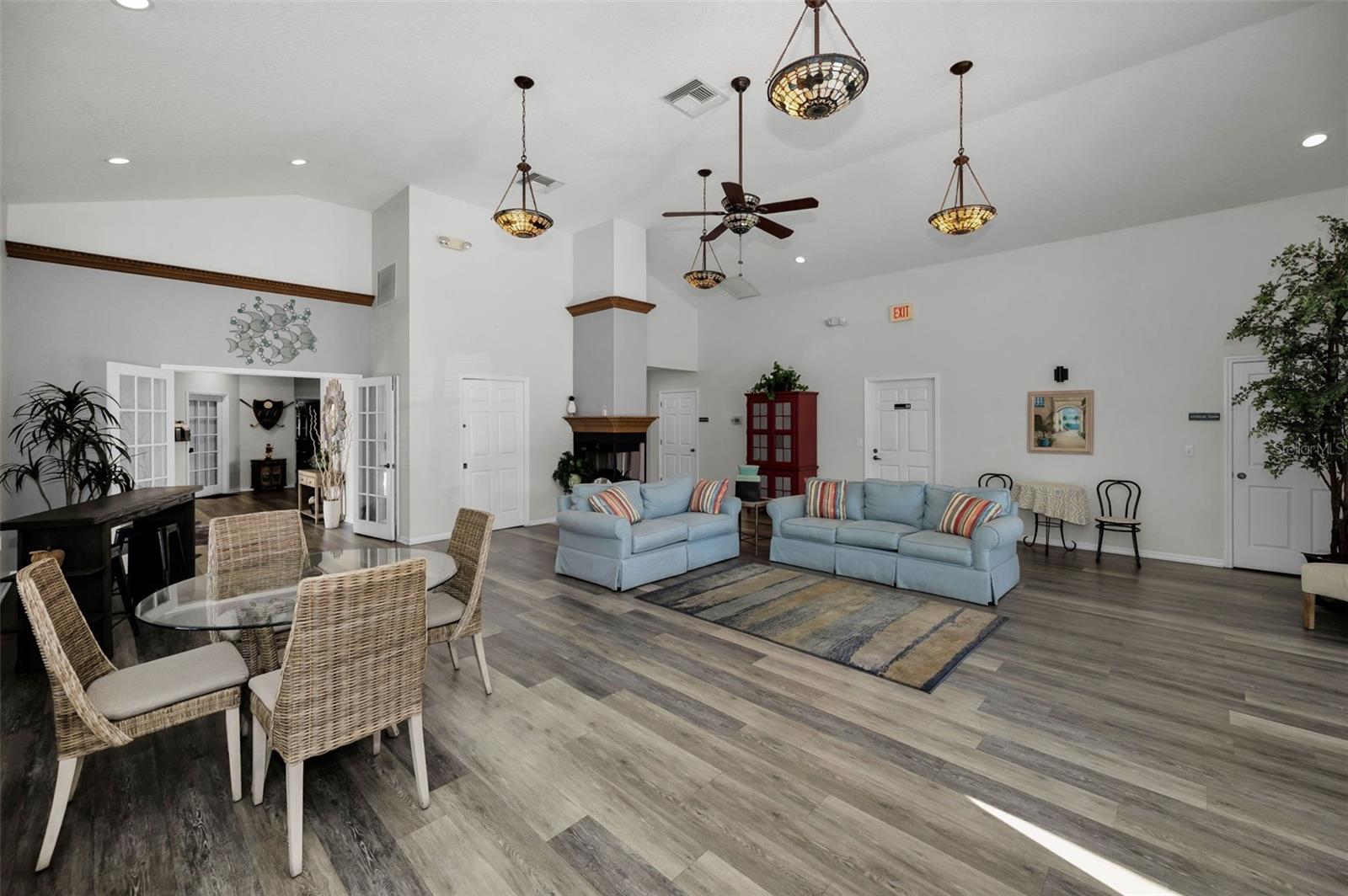 COUNTRY CLUB CONDO AT EAST BAY - Residential