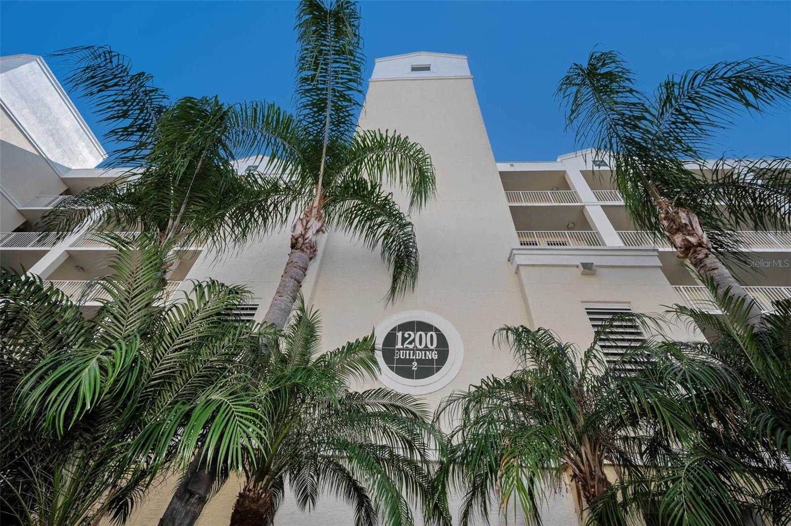 COUNTRY CLUB CONDO AT EAST BAY - Residential