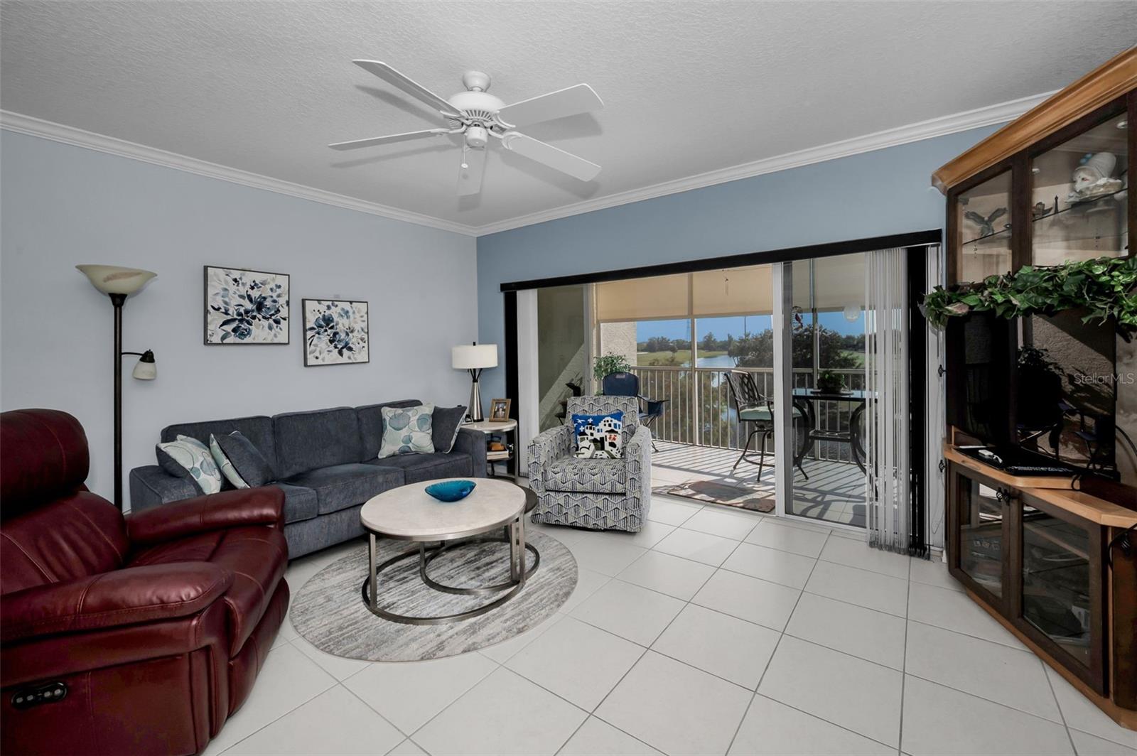 COUNTRY CLUB CONDO AT EAST BAY - Residential