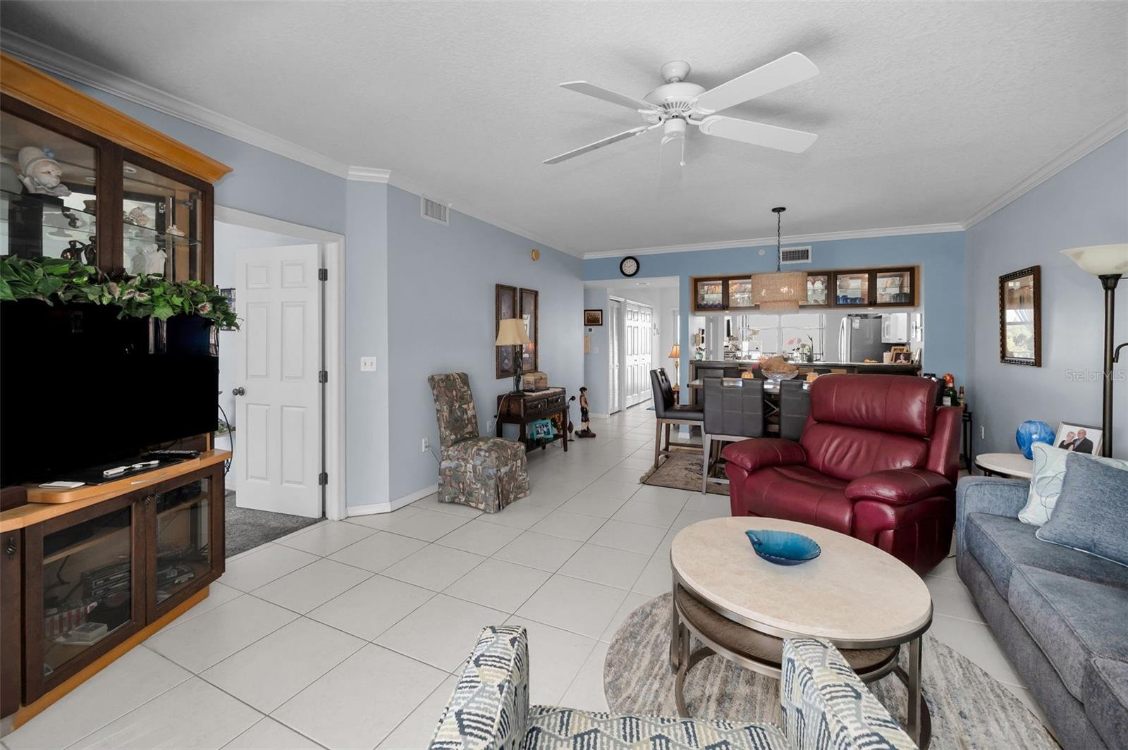 COUNTRY CLUB CONDO AT EAST BAY - Residential