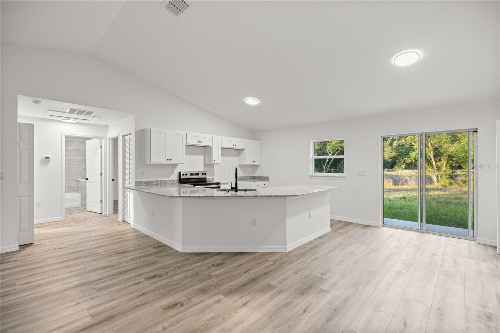 RAINBOW LAKES ESTATE - Residential