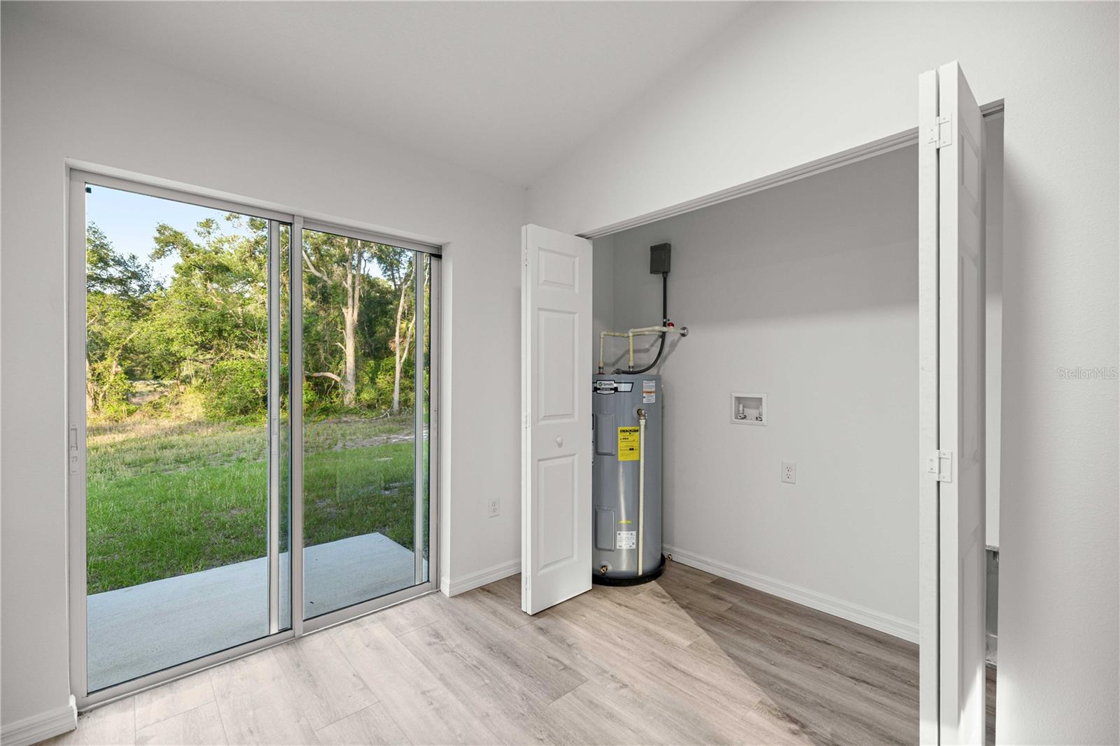 RAINBOW LAKES ESTATE - Residential