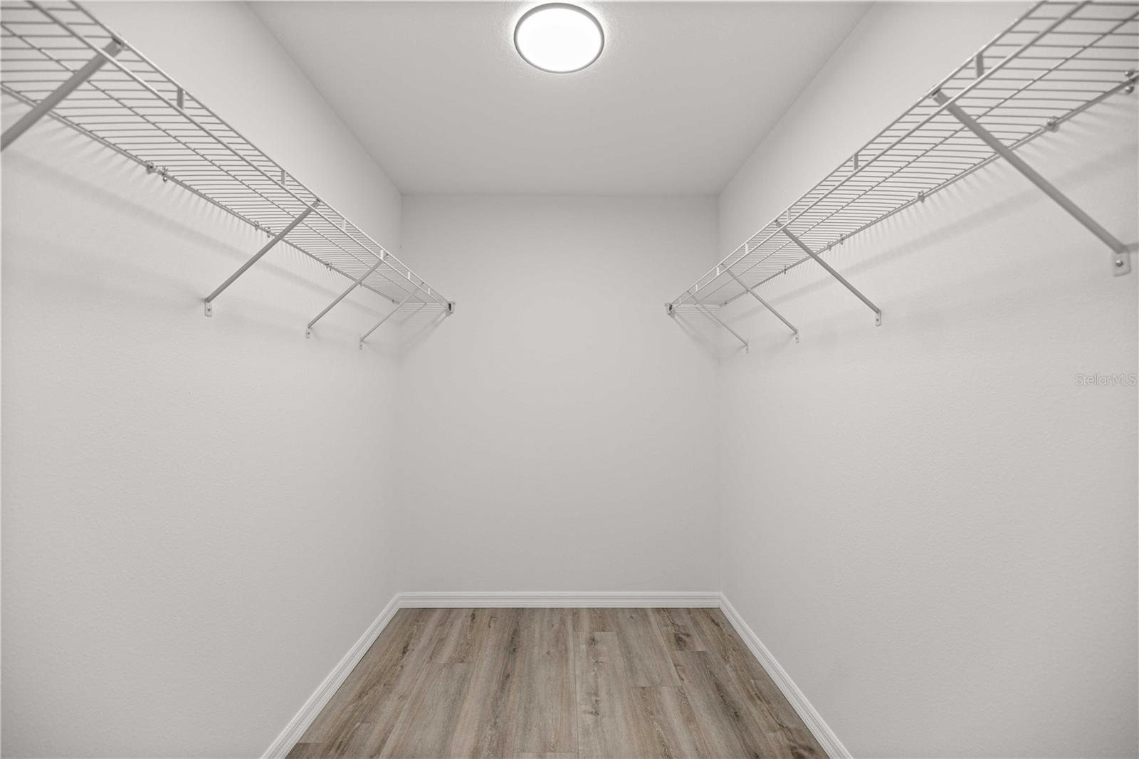 RAINBOW LAKES ESTATE - Residential