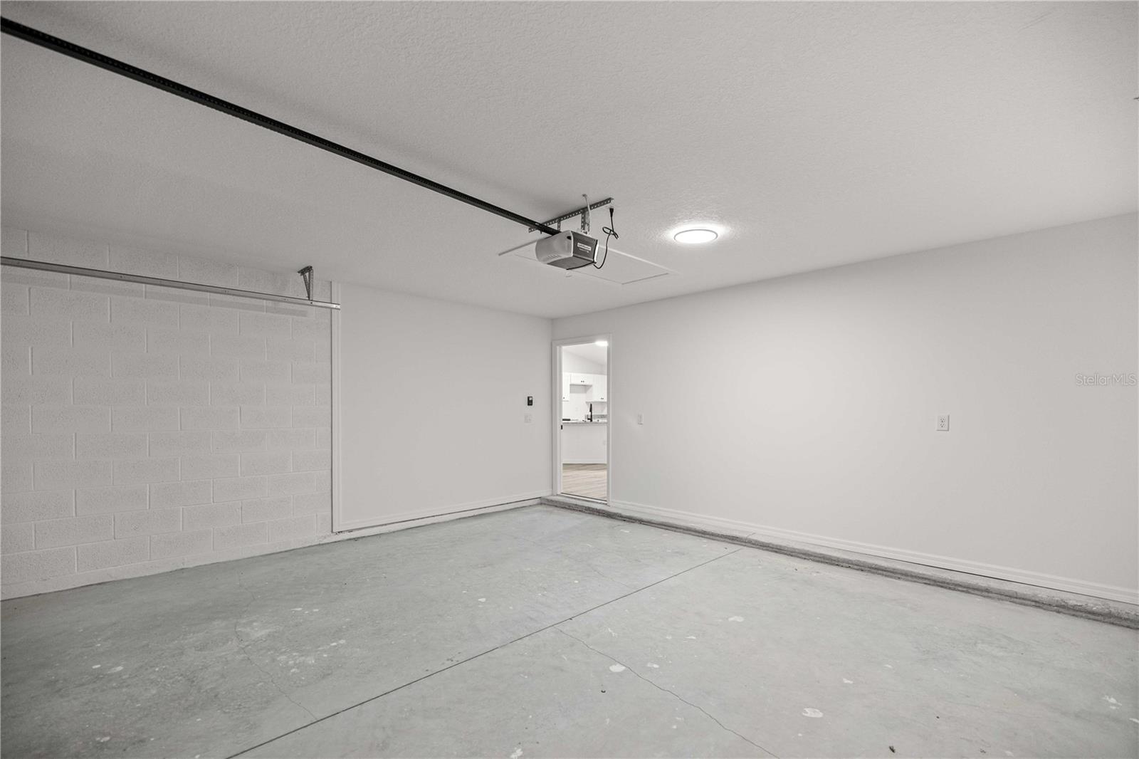 RAINBOW LAKES ESTATE - Residential