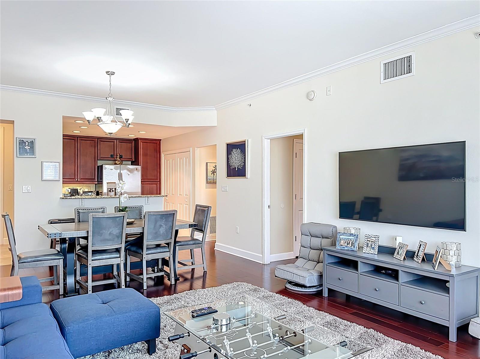 WELLESLEY CONDO - Residential