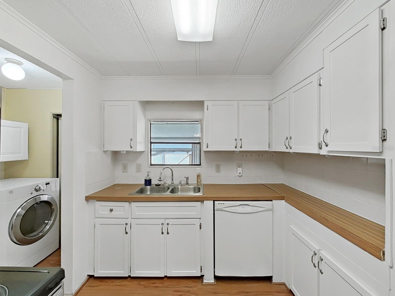 FOXWOOD LAKE ESTATES PH 01 - Residential