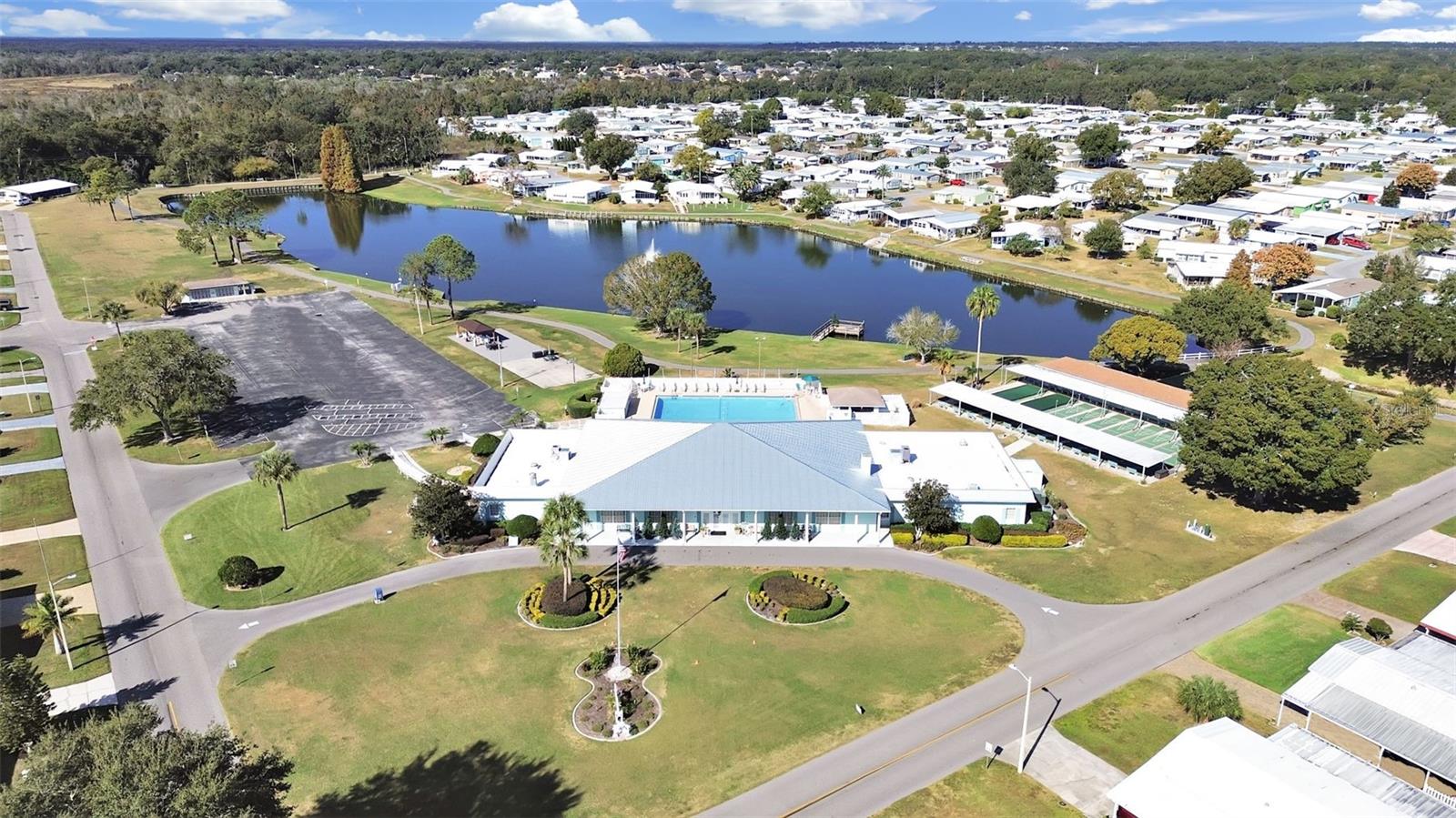 FOXWOOD LAKE ESTATES PH 01 - Residential