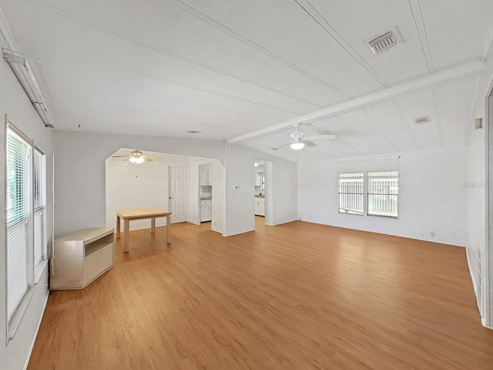 FOXWOOD LAKE ESTATES PH 01 - Residential