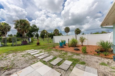 A home in PORT CHARLOTTE