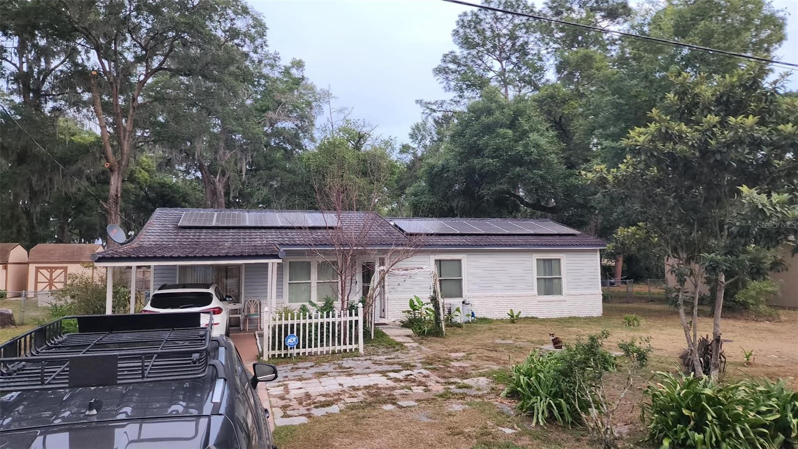 FAIRFAX HILLS - Residential