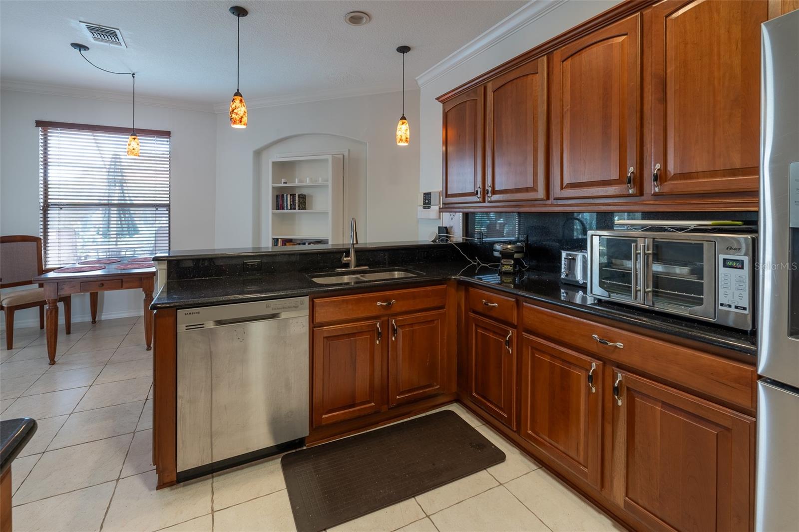 SUMMERGLEN - Residential