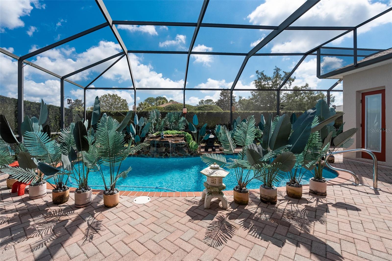 SUMMERGLEN - Residential