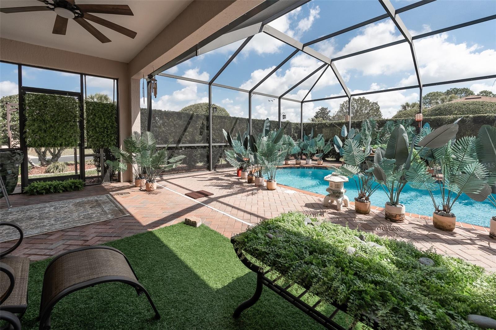 SUMMERGLEN - Residential