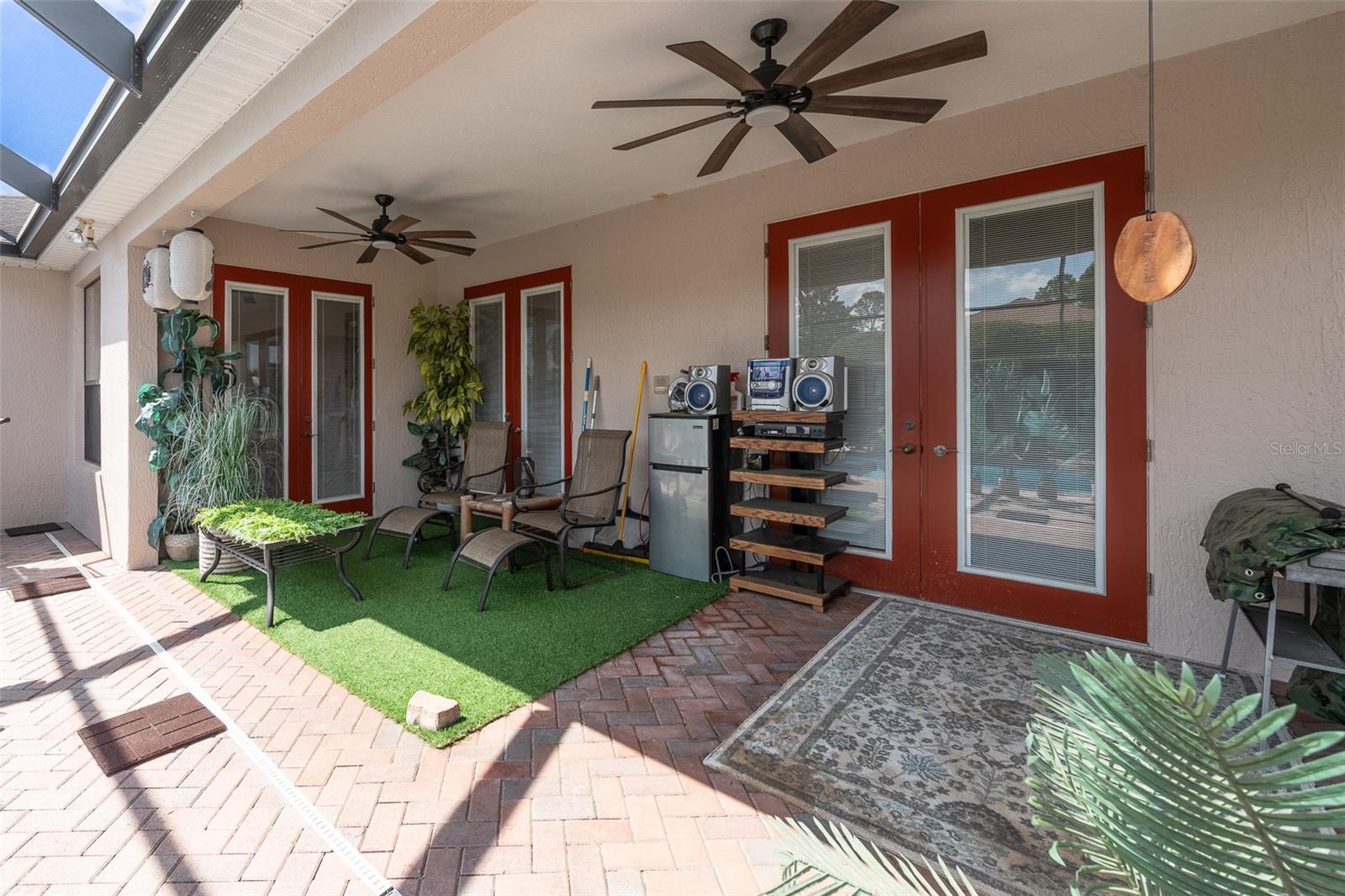 SUMMERGLEN - Residential