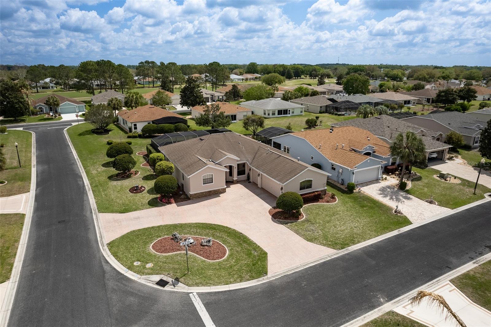 SUMMERGLEN - Residential