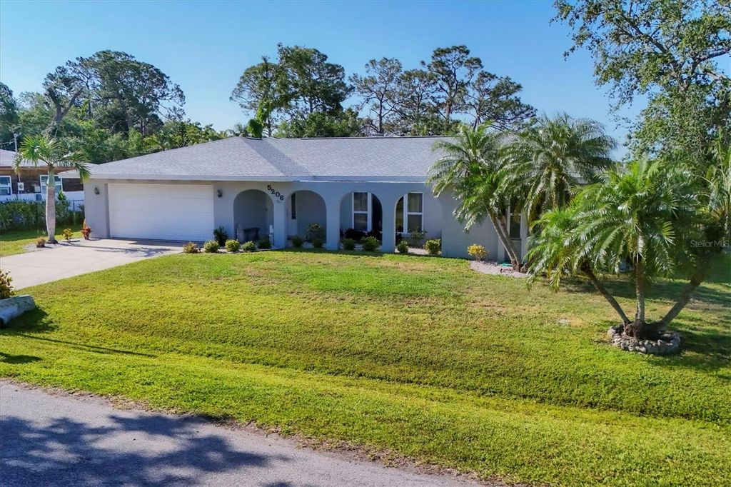 Photo of 5206 18th Avenue E, Bradenton, FL 34208 (MLS # A4649154)