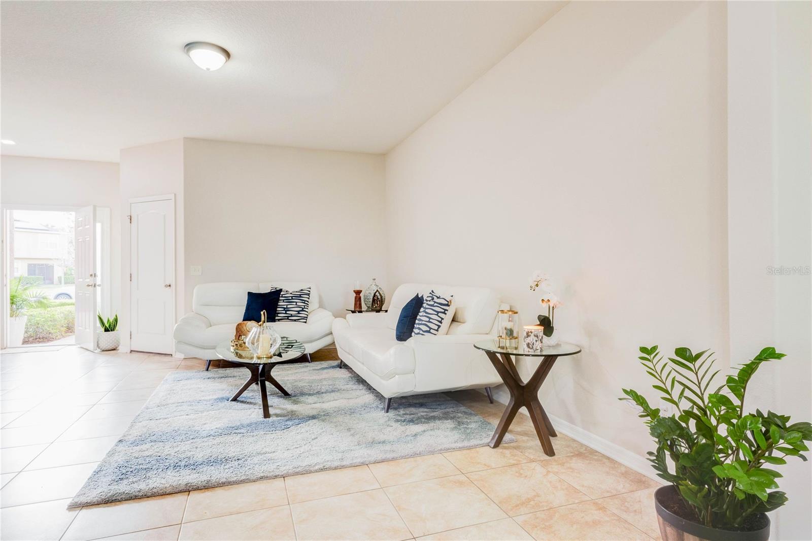 2934 RODRICK CIRCLE