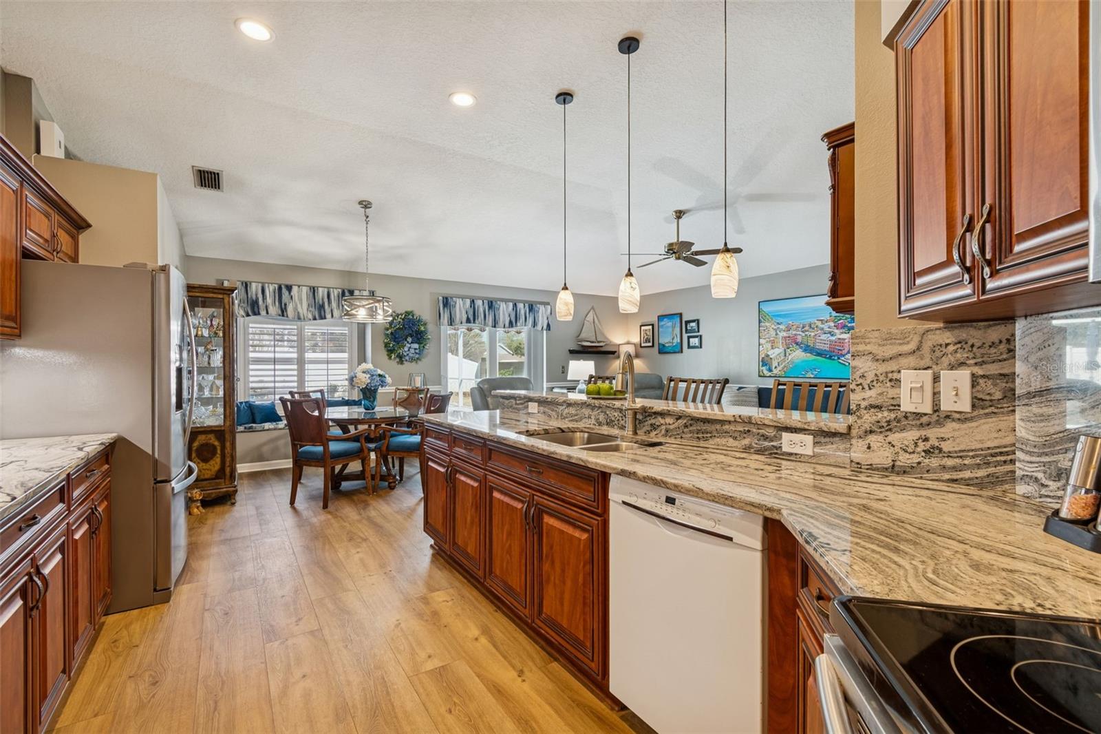 CARROLLTON LAKES - Residential