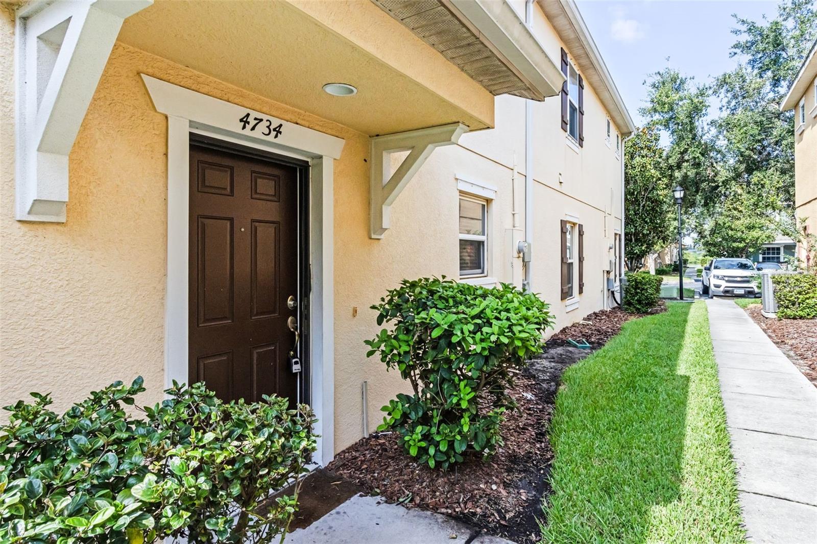 Welcome to 4734 Somerset Hill in Riverview! This charming two-story home offers the perfect blend of comfort and convenience, with 2 bedrooms, 2 bathrooms, and over 1,300 sq. ft. of living space.
Step inside to find a bright and open layout designed for both relaxation and entertaining. The spacious living area flows seamlessly into the kitchen and dining space, making it easy to host family and friends. Upstairs, you’ll find well-sized bedrooms that provide privacy and comfort.
Located in a desirable community, this home is just minutes away from all the shops, dining, and everyday conveniences Riverview has to offer. Whether you’re a first-time buyer, downsizing, or looking for a great investment, this property checks all the boxes.
Don’t miss the opportunity to make this beautiful home yours—schedule your private tour today!