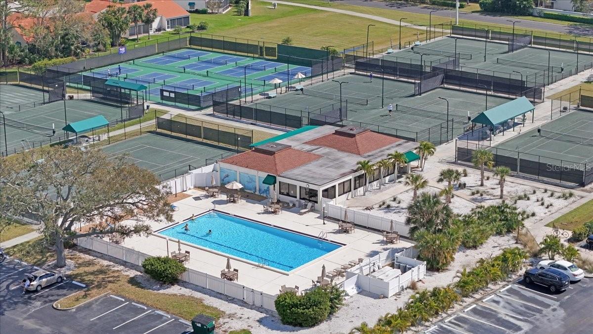 WOODLAKE VILLAS AT PALM-AIRE V - Residential